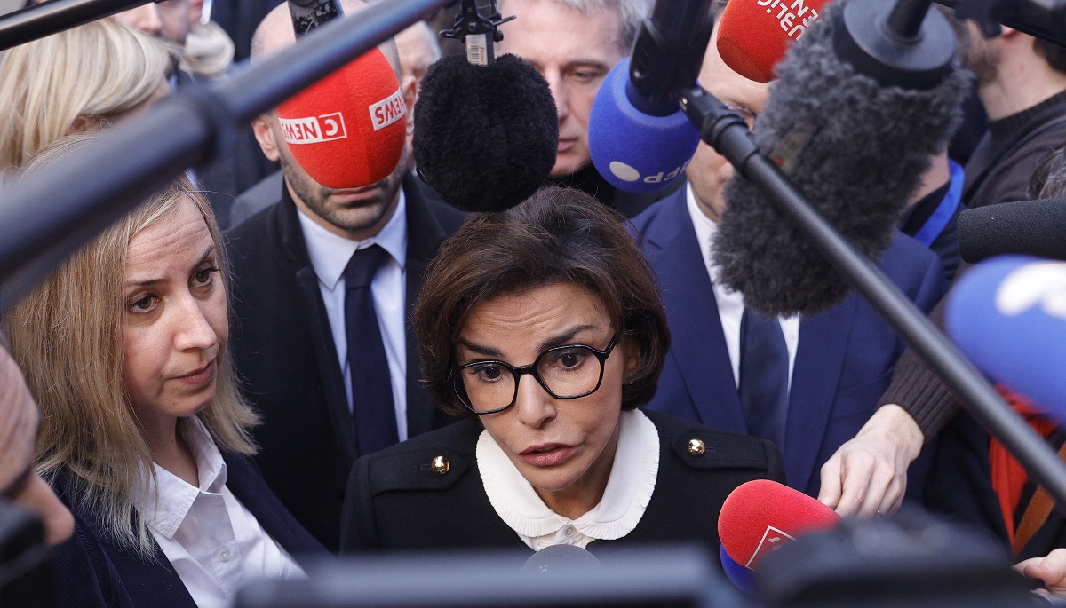 Nelly Garnier (à gauche), directrice de campagne de Rachida Dati et directrice de l'Observatoire des crises nouvelles d'Havas Paris, lors de la présentation du programme de la candidate à la mairie de Paris, le 10 février 2026.