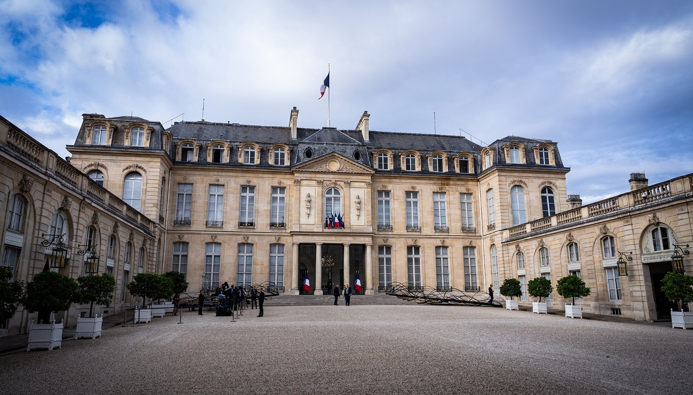Vue de la cour d'honneur du Palais de l'Elysée.