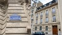 Façade du 12, avenue de Breteuil, à Paris.