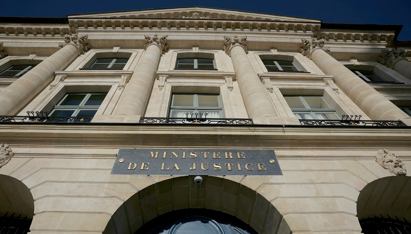 Vue de la façade du ministère français de la justice, place Vendôme à Paris.