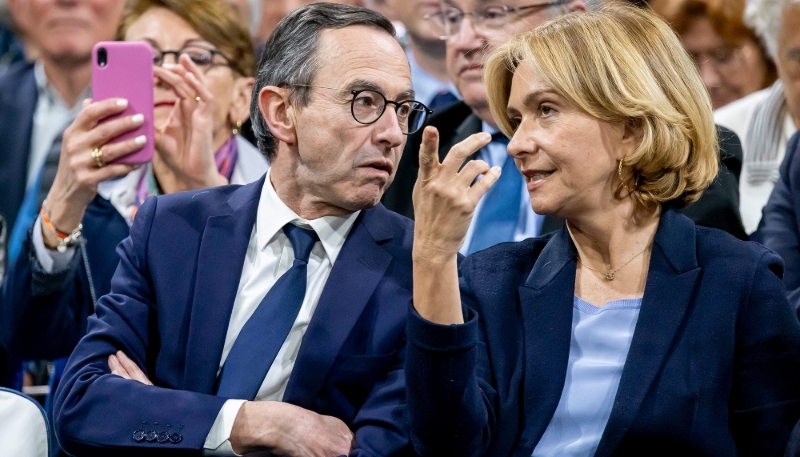 Bruno Retailleau et Valérie Pécresse, lors d'une réunion publique à Levallois-Perret, le 10 avril 2025.