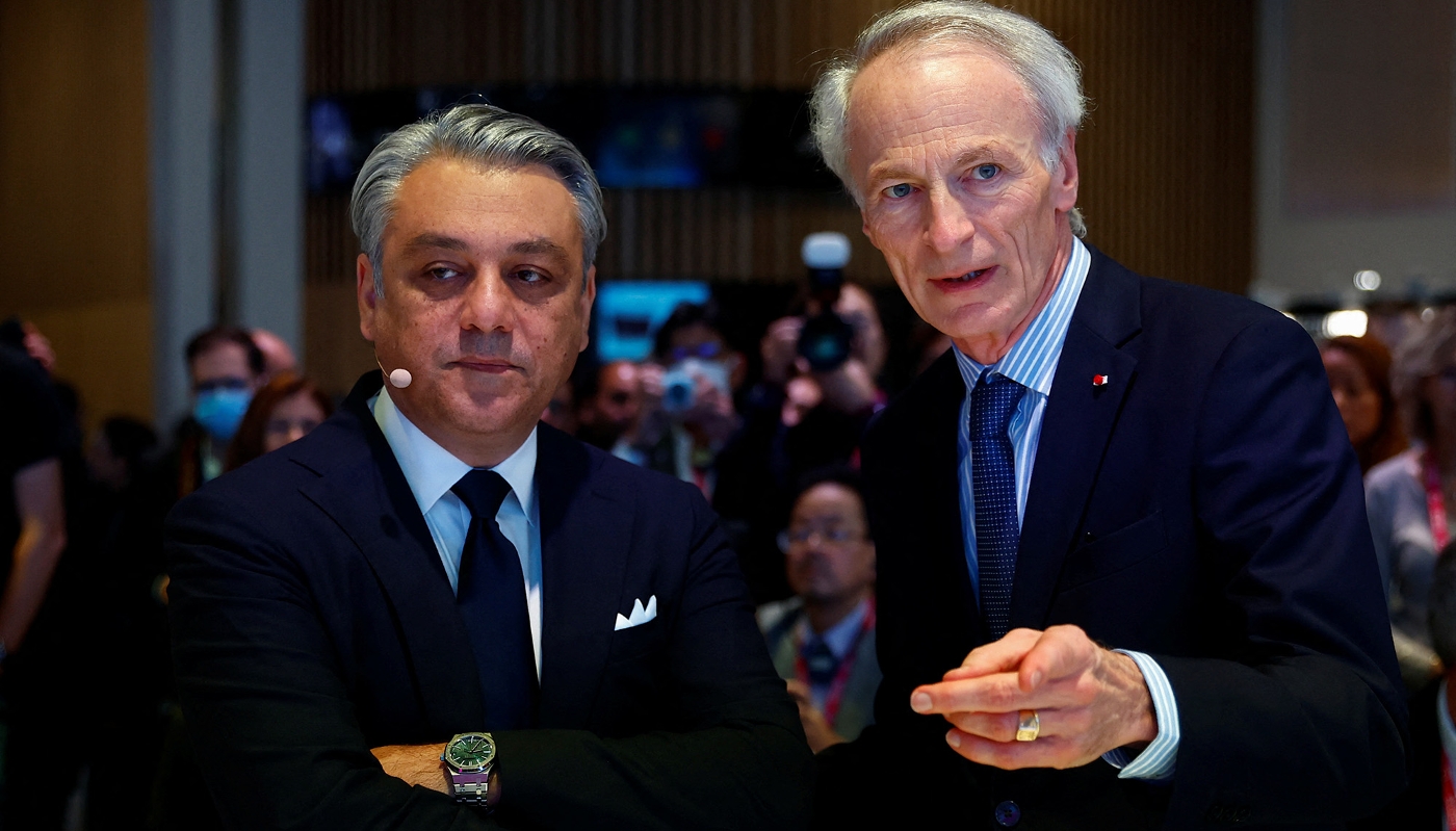 Luca de Meo et Jean-Dominique Senard, au Salon de l'automobile de Paris, le 17 octobre 2022.
