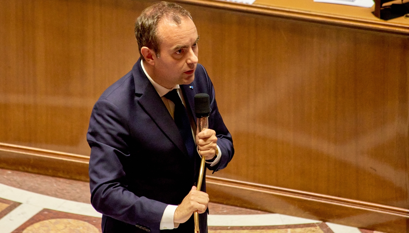 Le premier ministre Sébastien Lecornu, devant l'Hémicycle, à l'Assemblée nationale, le 3 juin 2026.