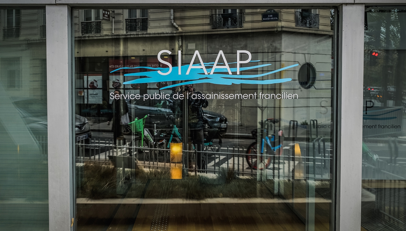 Vue de l'entrée du siège social du Siaap, à Paris.