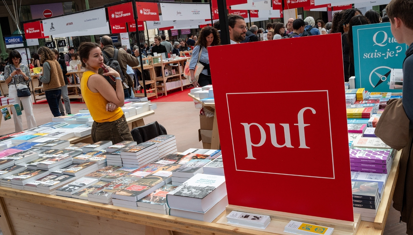 Le stand des Presses universitaires de France, au dernier salon du livre de Paris, le 17 avril 2026.