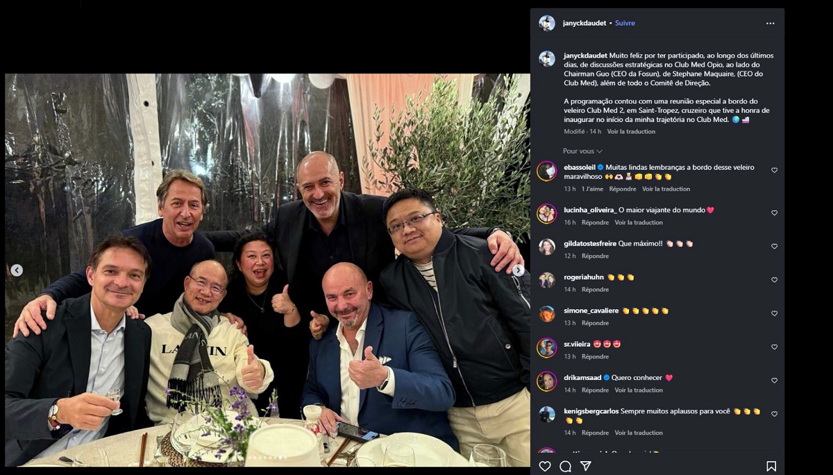 Photo prise lors du comité de direction du Club Med au village d'Opio. De g. à dr., assis : Stéphane Maquaire, Guo Guangchang, Grace Fang et Gino Andreetta. Debout : Janyck Daudet, Jean-Charles Fortoul et Andrew Xu.