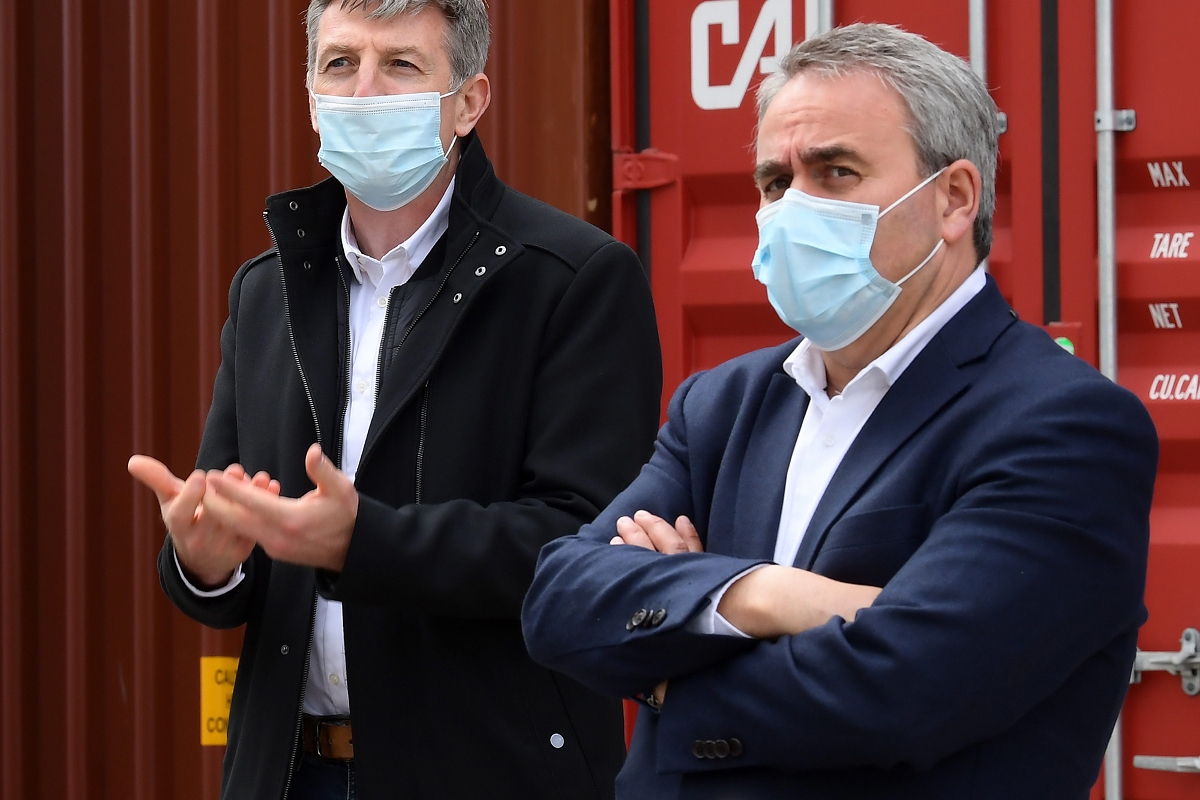 Franck Gonsse, patron des dockers du port de Dunkerque, et Xavier Bertrand.