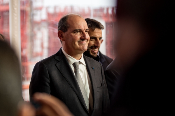 Jean Castex et Tony Estanguet, président du comite d'organisation des Jeux olympiques, lors de la pose de la première pierre du centre aquatique olympique, à Sain-Denis.