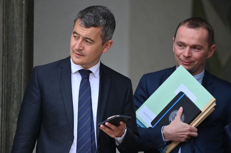 Le ministre de l'intérieur Gérald Darmanin et le ministre du travail Olivier Dussopt.