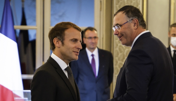 Le président Emmanuel Macron et le PDG de TotalEnergies Patrick Pouyanné, le 30 septembre 2021 au palais de l'Élysée.