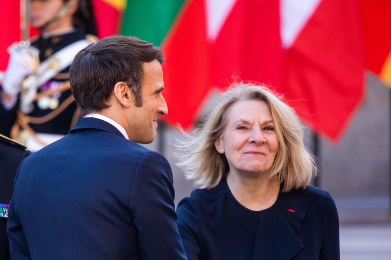 Emmanuel Macron et Catherine Pégard, la présidente de l'Etablissement public du château et du musée du domaine national de Versailles.