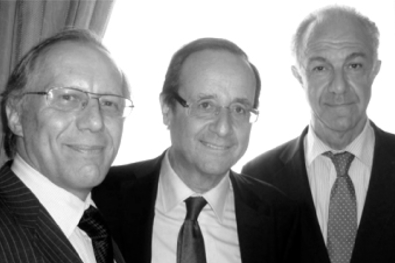 François Hollande entouré de Jean-Marie Cambacérès et de Dominique Villemot