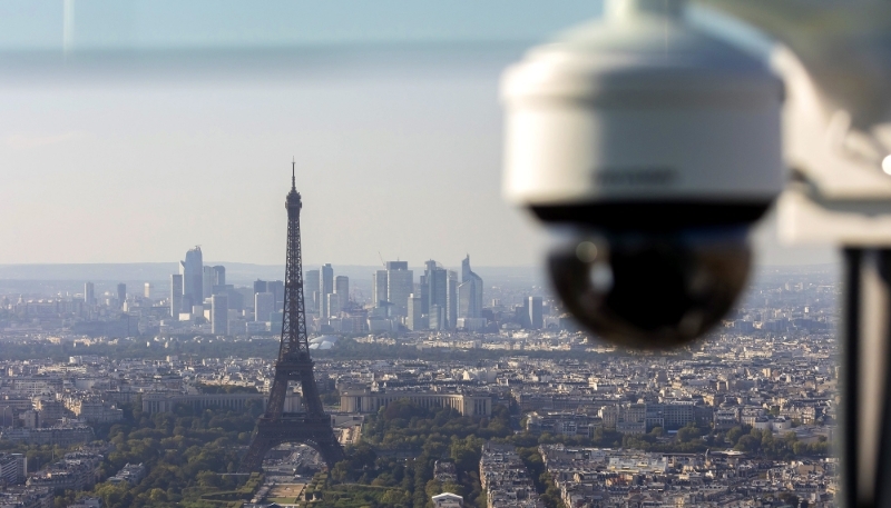 Une caméra de vidéosurveillance à Paris.