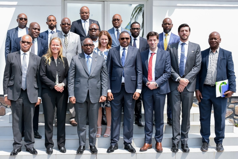 Le premier ministre de RDC, Sama Lukonde Kyenge, a reçu une délégation de Fortescue conduite par Julie Shuttleworth, CEO de Fortescue Future Industries, à Kinshasa le 30 mai 2022.