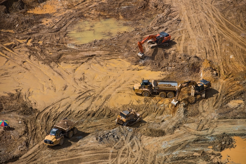 Mine d'or à ciel ouvert en Guyana, dans la forêt amazonienne.
