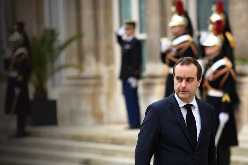 Le ministre des armées Sébastien Lecornu, à Paris, le 24 janvier.